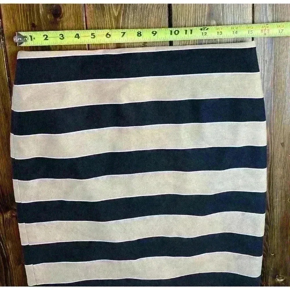 ANN TAYLOR LOFT Black Beige Striped Pencil Skirt Flat Front Size 6 - Picture 4 of 9